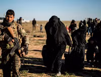 [Ảnh] Cận cảnh giao tranh dữ dội tại thành trì cuối cùng của IS ở Syria