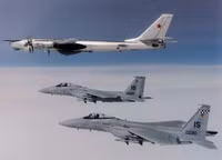 [ẢNH] Gấu già Tu-95 Nga dù 66 tuổi vẫn làm Mỹ, Nhật, Hàn bất an mỗi khi chúng bay qua