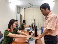 [Ảnh] Nữ Công an Thủ đô vui tươi, tình nguyện phục vụ nhân dân trong Chủ Nhật