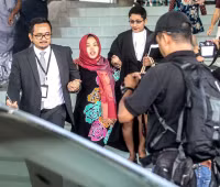 [ẢNH] Nữ bị cáo người Indonesia vụ sát hại công dân Triều Tiên mang hộ chiếu Kim Chol mừng vui được thả