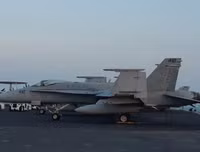 [ẢNH] Sức mạnh kinh hoàng từ dàn tiêm kích trên tàu sân bay USS Carl Vinson có thể vô hiệu hóa ngay một quốc gia