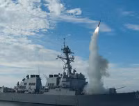 [ẢNH] Không phải 500 mà có tới 1000 tên lửa Tomahawk Mỹ hướng vào Syria sẵn sàng khai hỏa