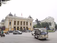 Nhà hát Lớn Hà Nội chính thức mở cửa đón khách tham quan