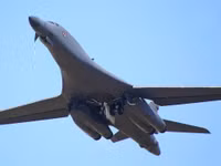 [ẢNH] Chi phí đắt đỏ, Mỹ mạnh tay loại biên 17 ‘pháo đài bay’ B-1B Lancer