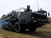 [ẢNH] Nga bất ngờ gián đoạn cung cấp tên lửa cho tổ hợp phòng không S-400 Trung Quốc