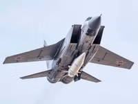 [ẢNH] Mỹ không lo ngại khi Nga định tích hợp tên lửa siêu thanh Kh-47M2 Kinzhal cho Il-76