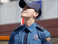 Donghae xuất ngũ trong vòng vây của người hâm mộ