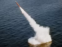 [ẢNH] Không phải 500 mà có tới 1000 tên lửa Tomahawk Mỹ hướng vào Syria sẵn sàng khai hỏa