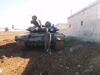 [Ảnh] Chiến sự ác liệt, Nga cấp tốc viện trợ số lượng lớn tăng thiết giáp cho Syria