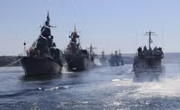 [ẢNH] Không phải 500 mà có tới 1000 tên lửa Tomahawk Mỹ hướng vào Syria sẵn sàng khai hỏa