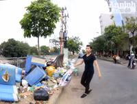 Hà Nội: Nắng nóng, rác thải sinh hoạt đổ đống bốc mùi trên đường Vũ Tông Phan 