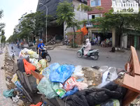 Hà Nội: Nắng nóng, rác thải sinh hoạt đổ đống bốc mùi trên đường Vũ Tông Phan 