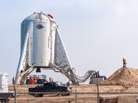 [ẢNH] Mạng lưới vệ tinh của Elon Musk sẽ giữ Nga trong tầm ngắm của tên lửa Mỹ?
