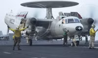 [ẢNH] Sức mạnh kinh hoàng từ dàn tiêm kích trên tàu sân bay USS Carl Vinson có thể vô hiệu hóa ngay một quốc gia