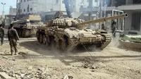 [ẢNH] Phiến quân đánh rát, lính Syria bỏ cả chiến tăng T-72 để tháo chạy