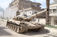 [ẢNH] Phiến quân đánh rát, lính Syria bỏ cả chiến tăng T-72 để tháo chạy