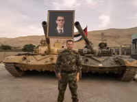 [ẢNH] Phiến quân đánh rát, lính Syria bỏ cả chiến tăng T-72 để tháo chạy