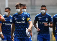 [ẢNH] Tổng thống Brazil đi ngược lại thế giới khi cho rằng Covid-19 không nguy hiểm