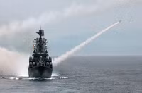 [ẢNH] Ukraine hồi sinh tuần dương hạm có khả năng thổi tung tàu sân bay Nga?
