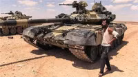 [ẢNH] Chưa kịp thị uy Thổ Nhĩ Kỳ, siêu tăng T-90A Syria đã bị phiến quân tóm sống