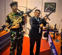 [ẢNH] Chiến sĩ gìn giữ hòa bình Việt Nam huấn luyện sử dụng súng trường Pindad SS2 tối tân