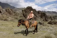[ẢNH] Chặng đường 20 năm uy quyền của Tổng thống Nga Vladimir Putin