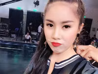 Lê Phương tiết lộ ảnh cưới với bạn trai kém tuổi