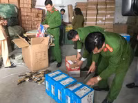 Cận cảnh số hàng hóa 