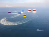 [ẢNH] Chiến hạm Nga, Ukraine đối đầu tại Crimea, súng đã nổ, nguy cơ chiến tranh