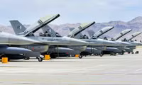 [ẢNH] Tiêm kích F-16 của không quân Pakistan lao xuống đất vỡ vụn