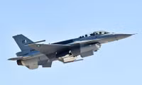 [ẢNH] Tiêm kích F-16 của không quân Pakistan lao xuống đất vỡ vụn