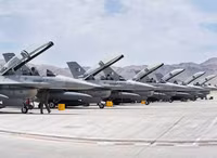 [ẢNH] Tiêm kích F-16 của không quân Pakistan lao xuống đất vỡ vụn