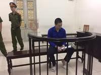 Đối tượng dâm ô trẻ em Cao Mạnh Hùng trước vành móng ngựa