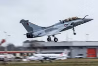 [ẢNH] 'Chiến đấu cơ' đắt hơn F-35A Mỹ tiếp tục đổ về Trung Đông