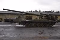 [ẢNH] Sau T-72B và Pantsir-S1, đến lượt pháo tự hành 2S7 Pion Nga đổ lật nhào khi hành quân