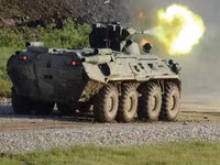[ẢNH] Xe bọc thép BTR-82A của Nga né thiết giáp Mỹ tại Syria