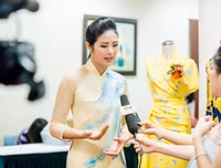 Hoa hậu Ngọc Hân giới thiệu bộ sưu tập mới tại 