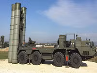 [ẢNH] Vì sao tổ hợp phòng không S-400 Nga triển khai tại Syria bất ngờ bị ngừng hoạt động?