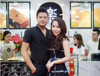 Ca sĩ Phi Nhung từ Mỹ về Hà Nội chúc mừng stylist Tân Đà Lạt