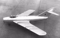 Màn trình diễn không thể táo bạo hơn của phi công tiêm kích MiG-17