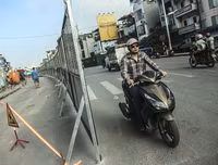 Thi công cầu vượt An Dương - Nghi Tàm, phương tiện đi lại thế nào để không ùn tắc
