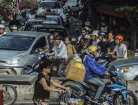 Thi công cầu vượt An Dương - Nghi Tàm, phương tiện đi lại thế nào để không ùn tắc