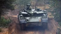 [ẢNH] Xe tăng bay cực mạnh T-80BVM Nga có đủ sức đối đầu với T-84 Oplot-M của Ukraine?