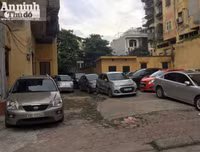 Cận cảnh các sân chơi trẻ em bị người lớn 