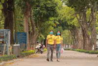 Hà Nội trong ngày đầu thực hiện cách ly toàn xã hội phòng chống dịch Covid-19