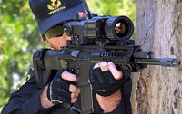 [ẢNH] Súng trường tấn công mạnh hơn AK-47 và M-16 vừa xuất hiện tại Syria