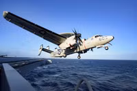 [ẢNH] Mỹ mất 4 chiếc F/A-18 vì cú hạ cánh lỗi của E-2D trên tàu sân bay đang răn đe Iran