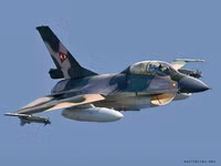 [ẢNH] F-16 Venezuela bay cắt mặt tàu chiến Mỹ để hộ tống tàu chở dầu Iran