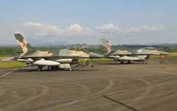 [ẢNH] F-16 Venezuela bay cắt mặt tàu chiến Mỹ để hộ tống tàu chở dầu Iran