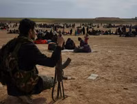 [Ảnh] Cận cảnh giao tranh dữ dội tại thành trì cuối cùng của IS ở Syria